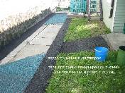 укладка резиновой крошки на бетонную дорожку